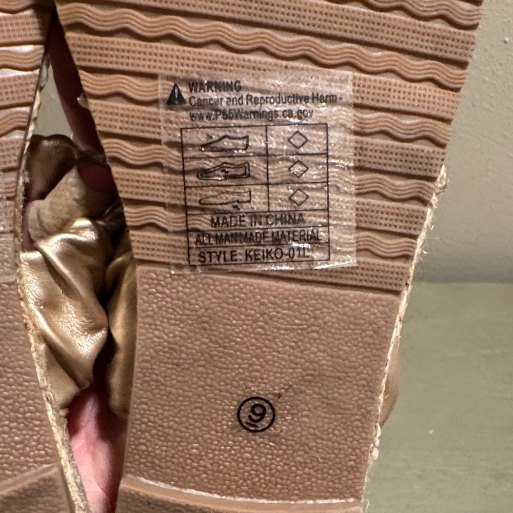 AEROSOLES Cream Ruched Sandals - Picture 4 of 6